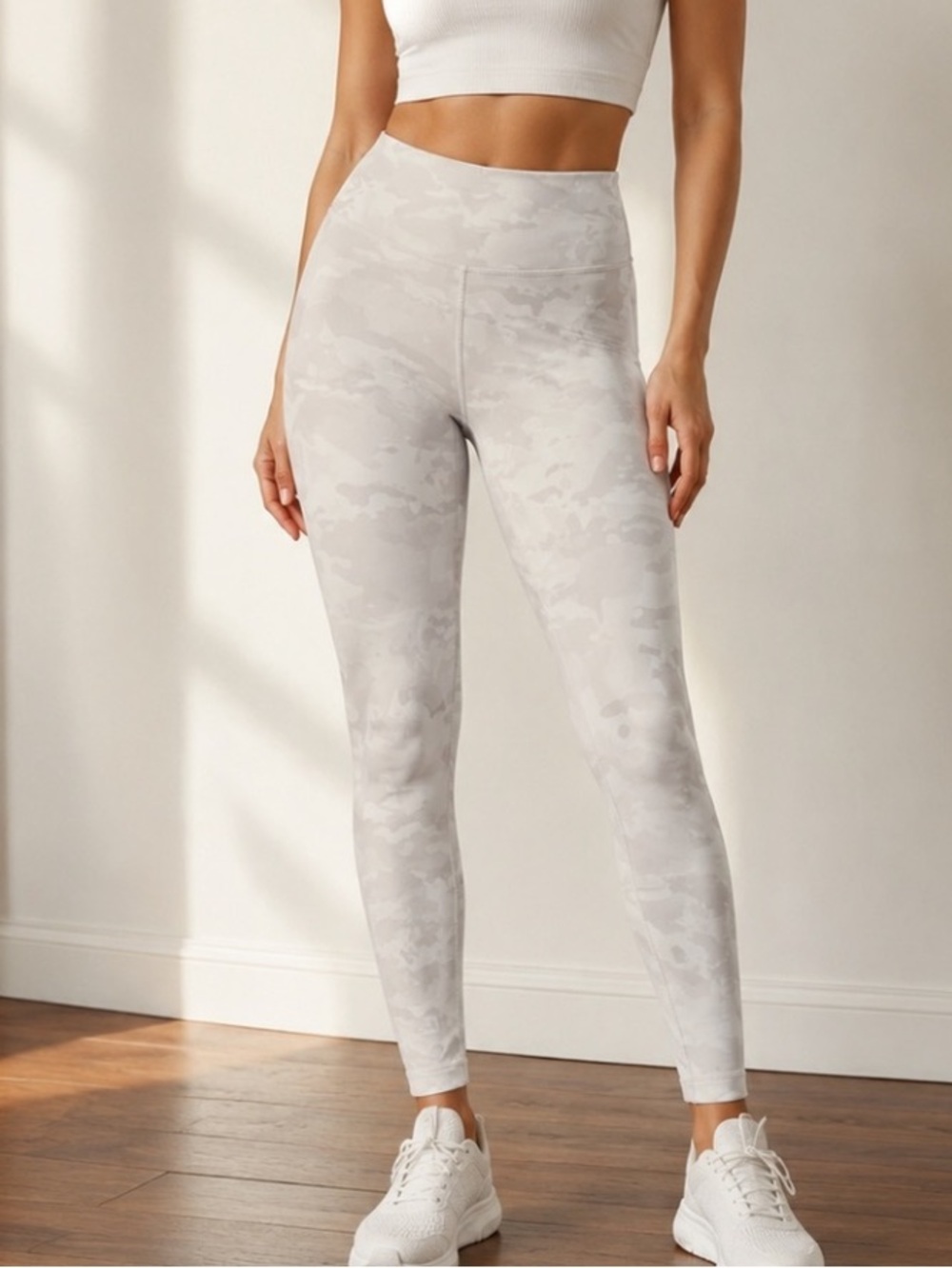 TNA White Camo High-Rise Leggings Women's M Athletic Yoga Gym Pants
0035